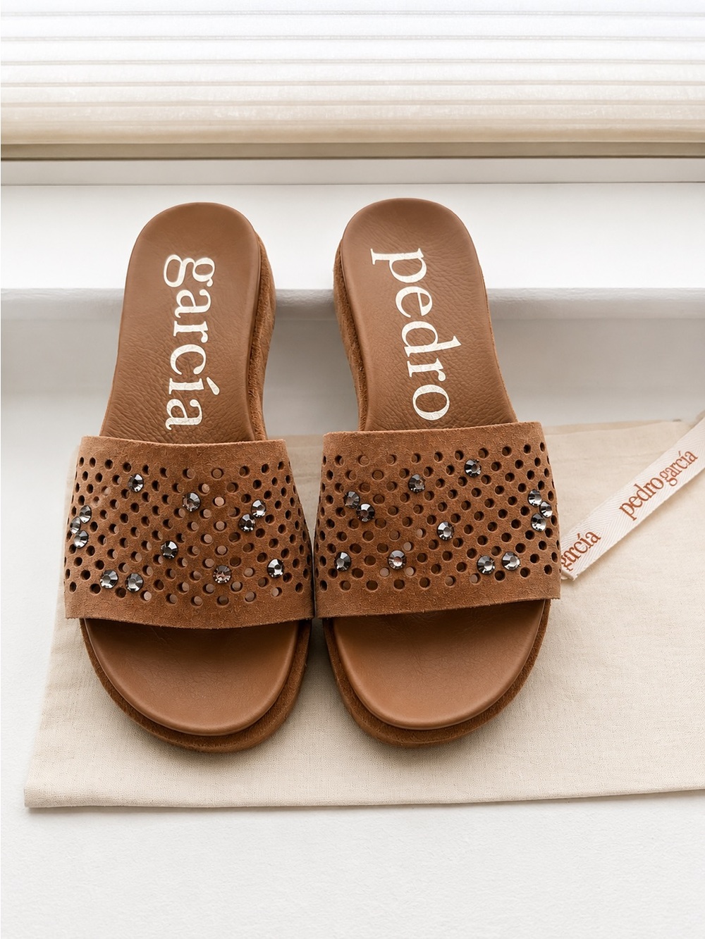 NWOT Pedro Garcia Juliette Slide in Adobe Castoro Suede Crystal Slides size 6.5